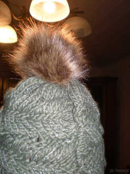 Sprzedam czapkę damską nową, cena 40 zł. - 2