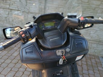 Suzuki Burgman 650 - 2