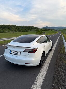 TESLA MODEL 3 PERFORMANCE - 2