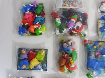 Kolekcja figurek-zabawek z automatów, zestawów promocyjnych - 2