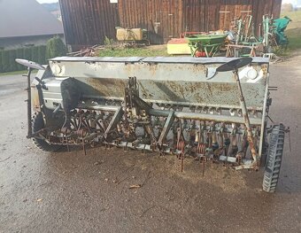 Siewnik zbożowy Poznaniak na plastikowych lejkach - 2