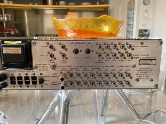 Mcintosh C20 ( Price: 2000 EUR ) - 2