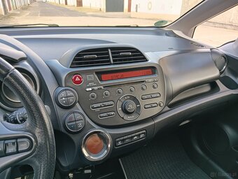 Sprzedam Hondę Jazz z 2015 r - 2