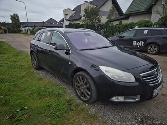 Opel Insignia Sports Tourer SW - 2