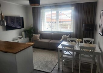 Mieszkanie o pow. 50m2, umeblowane, I p., ścisłe Śródmieście - 2