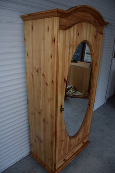 szafa z lustrem z drewna sosnowego - jak nowa - 2