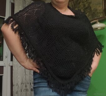 Chusta z haftem  i z frędzlami - 2