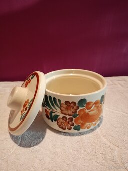 Cukiernica z Fabryki Fajansu we Włocławku w stylu vintage. - 2