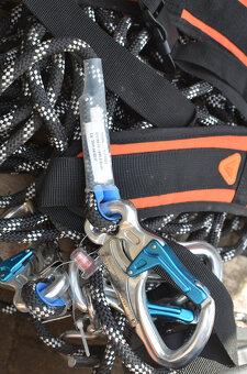 Urządzenie ratownicze i zjazdowe Delta Plus RESCUEHUB TC063 - 2
