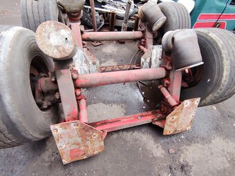 Oś Mercedes - 2