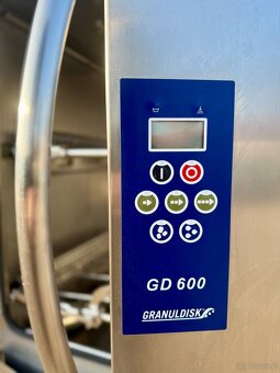 Zmywarka przemysłowa GranulDisk GD600 do tac i garów - 2