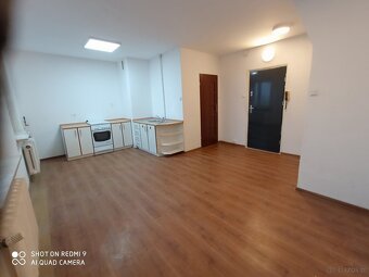 Sprzedam bezpośrednio mieszkanie 42.1 m2 przy Metrze Ursynów - 2