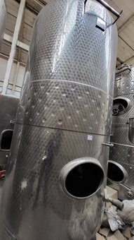 Zbiorniki UNICOM stojące o pojemności 4.500 L - 2