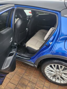 Toyota chr - 2