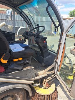 Zamiatarka chodnikowa Bucher - 2