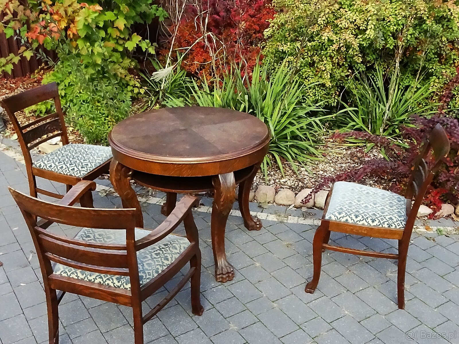 Stylowy zestaw mebli - stolik kawowy + 3 krzesła tapicerowan - 3