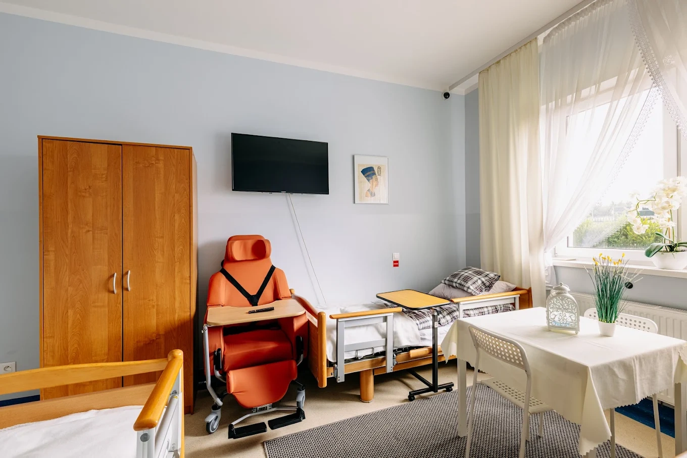 Zadbaj o swoich bliskich z Senior Med – opieka, rehabilitacj - 3