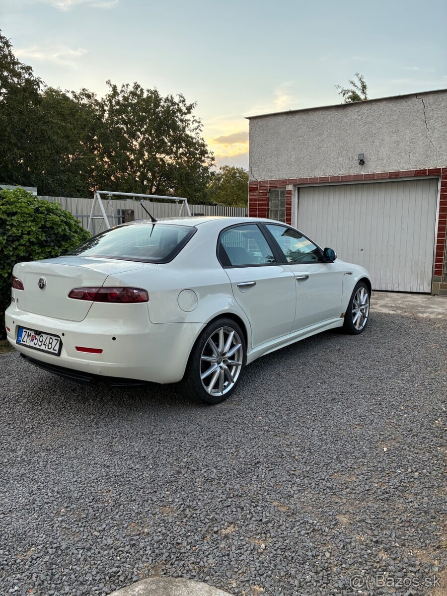 Alfa Romeo 159 1.9 JTDm Ti športová edícia - 3