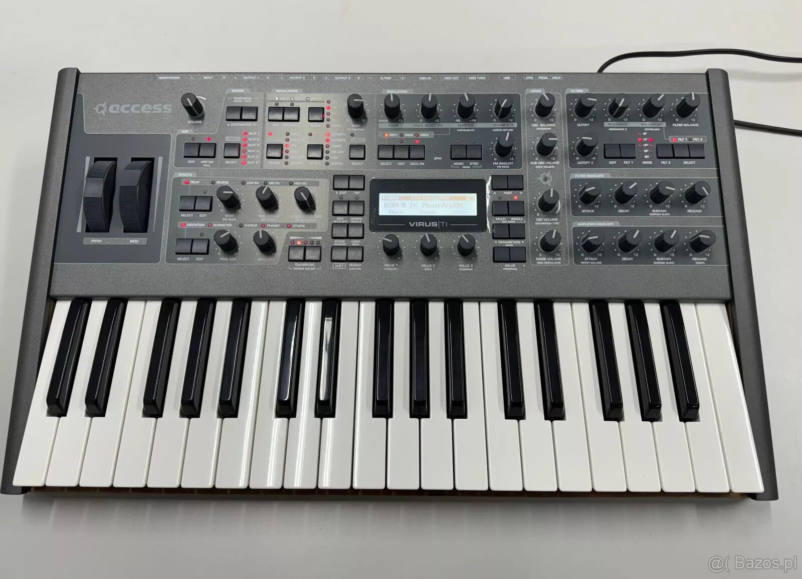 Klawiatura ACCESS Virus TI2 Dark Star w limitowanej edycji - 3