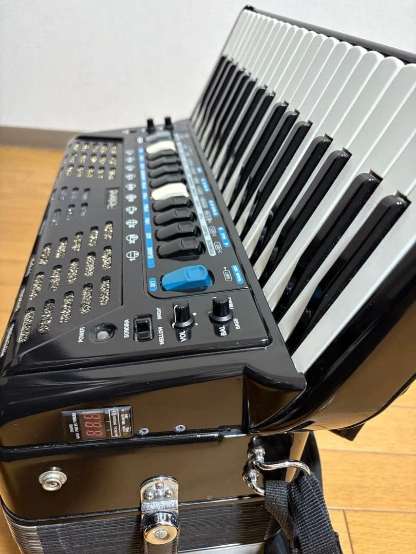 Roland V Akordeon FR-3x - 3