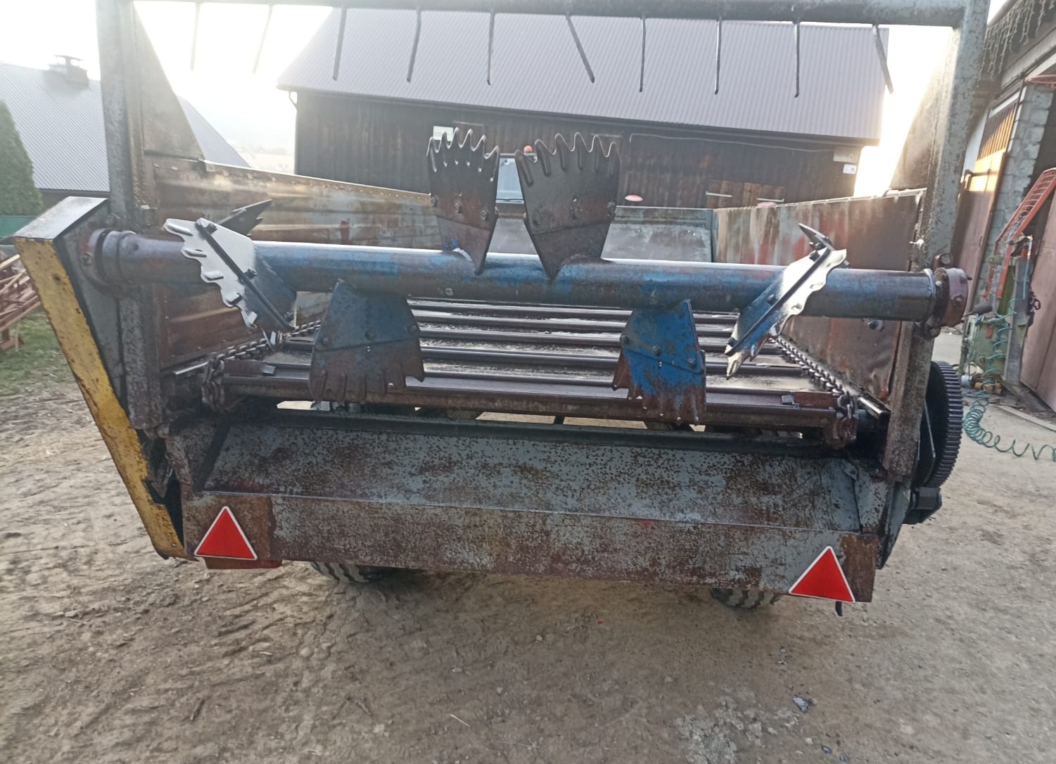 Rozrzutnik obornika jednoosiowy Agromet Czarna Białostocka 3 - 3