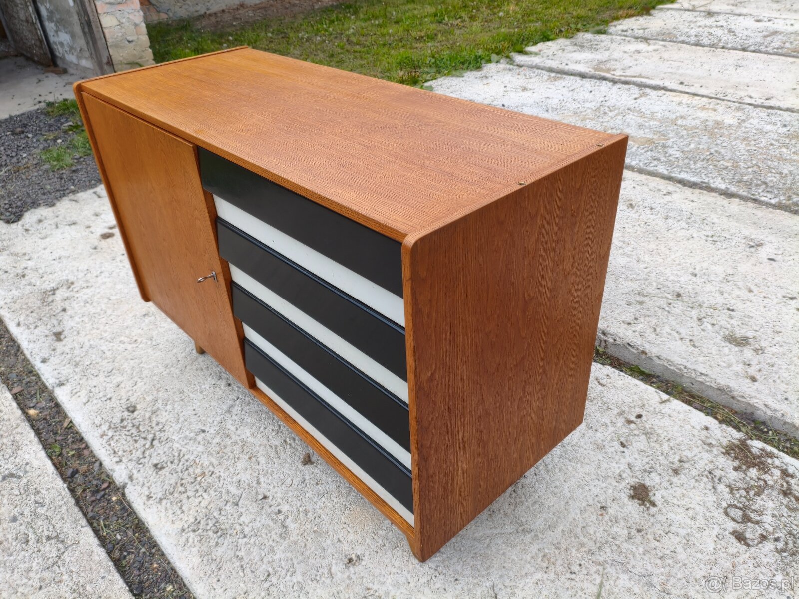 Jiroutek šuplíkatá komoda malá černobílá - 3