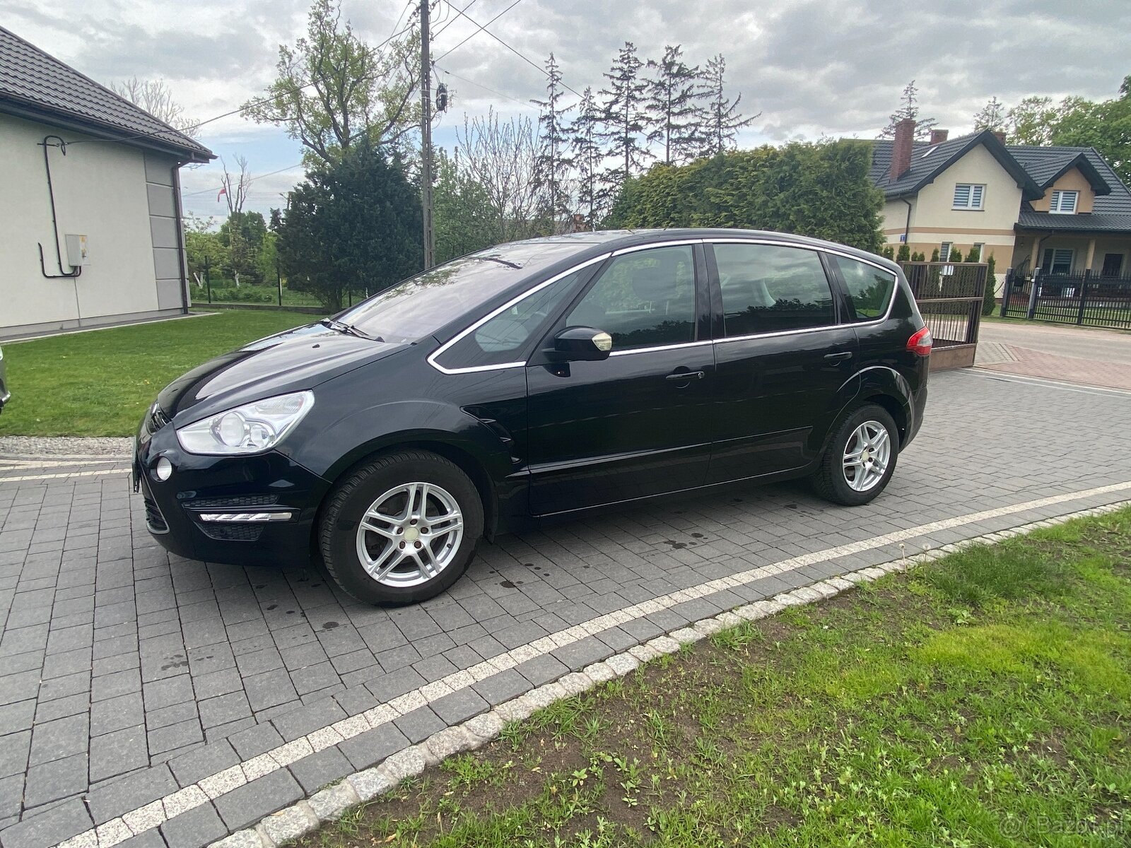 7 osobowy Titanium Tempomat 2.0 benzyna 145 koni - 3