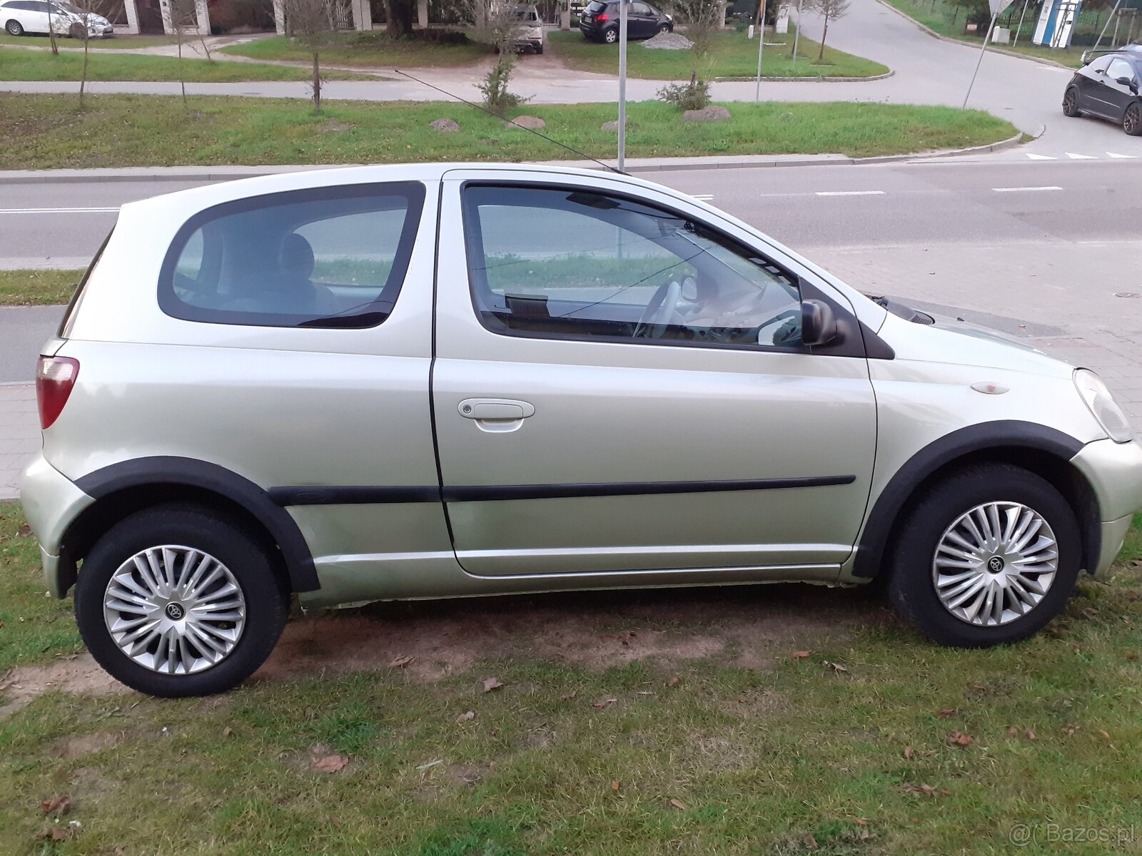 Toyota Yaris 1 - 3
