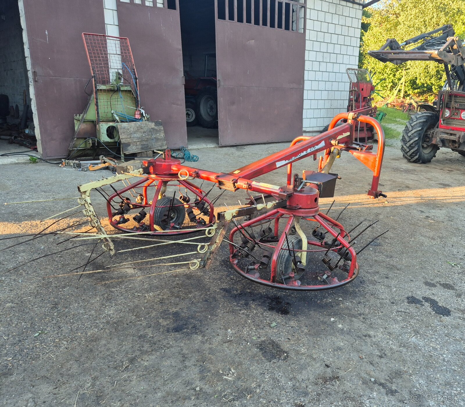 Przetrząsaczo - zgrabiarka karuzelowa Mesko Z 275 - 3