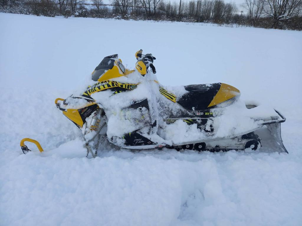 skuter śnieżny Ski-Doo RS 600 - 3