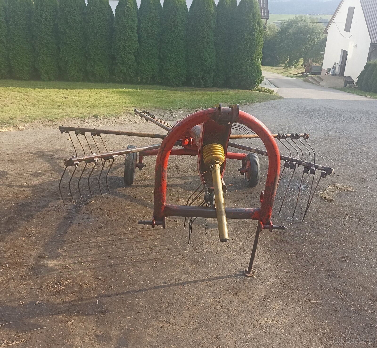 Zgrabiarka karuzelowa KUHN GA 300 M - 3