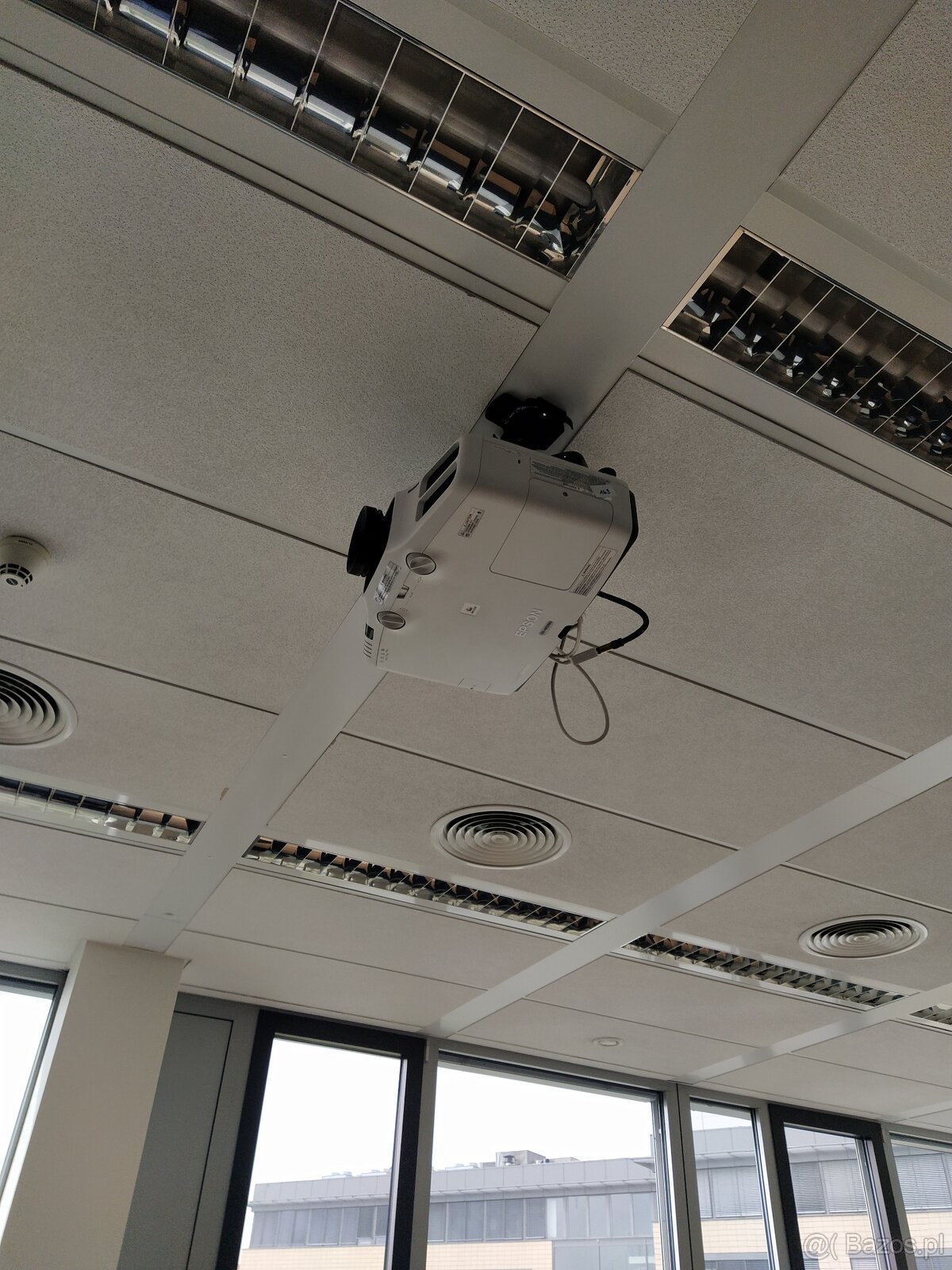 prodám dataprojektor EPSON s dálkovým ovladačem - 3