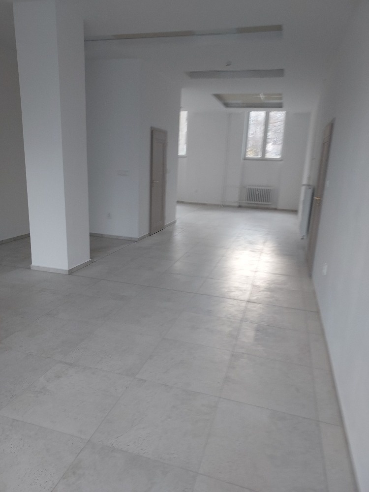 Nowo wyremontowany lokal na rynku – Czeski Cieszyn - 3