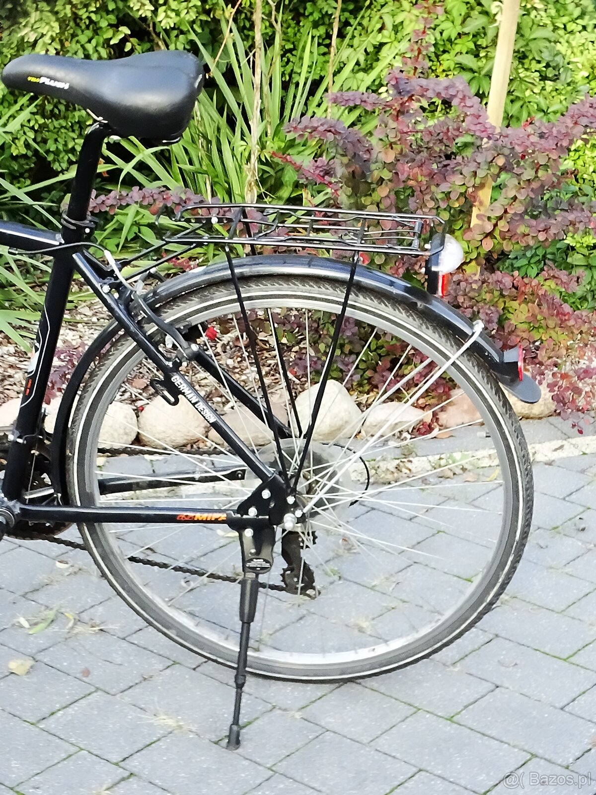 Klasyczny niemiecki rower miejski MIFA z prostą ramą, bagażn - 3