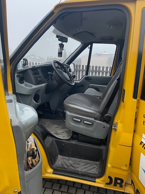 Sprzedam POMOC DROGOWĄ Ford Transit 6 osobowy na bliźniaku . - 3