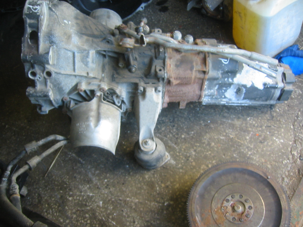 AUDI S8 D2 4.2 250kw - manual cześci - 3