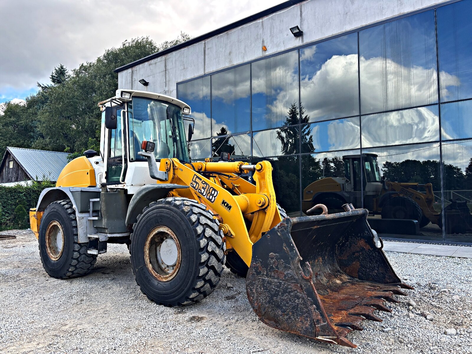 Liebherr L538 ŁADOWARKA KOŁOWA 2003R | VOLVO L90H, VOLVO L90 - 3