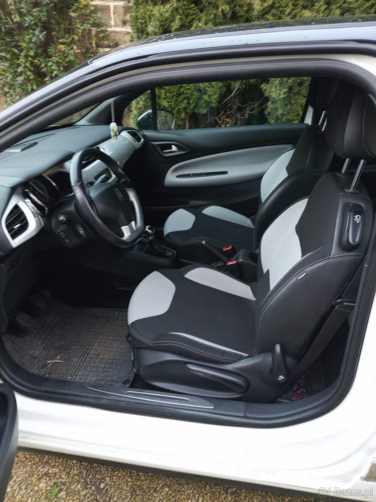 Citroen DS3 1.2 benzyna 2012/2013 - 3