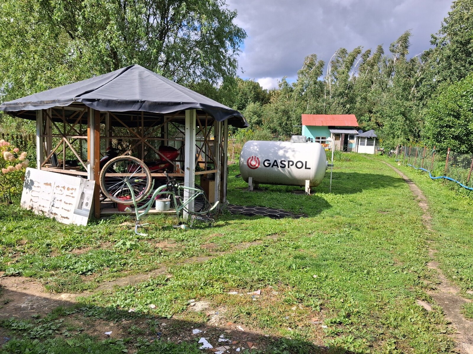 Sprzedam działkę z dwoma domami - 3