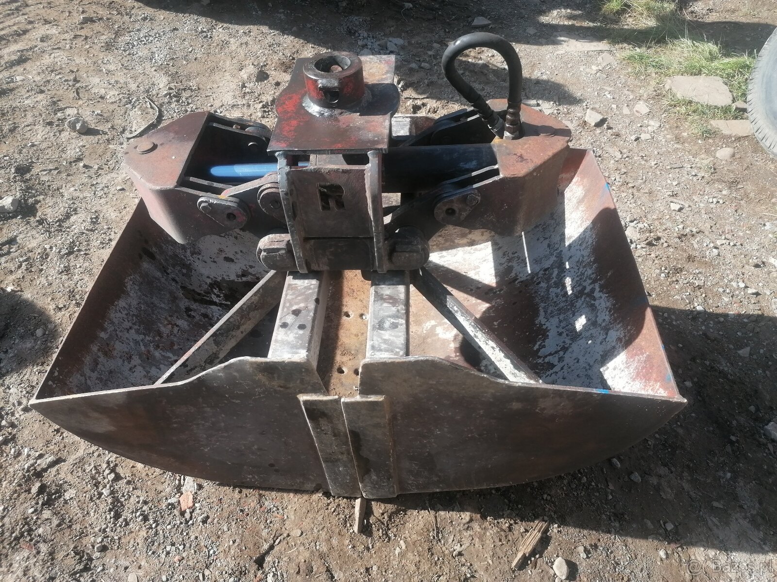 Sprzedam chwytak do materiałów sypkich. 500L - 3