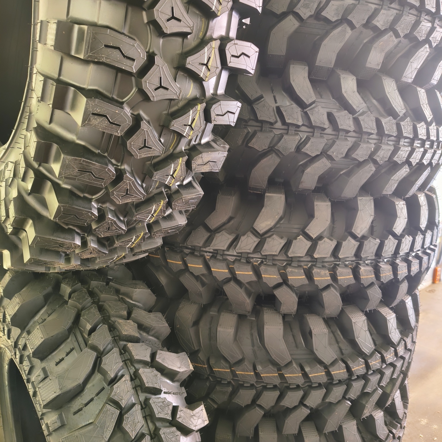 Maxxis m9060 , Journey opony - 3