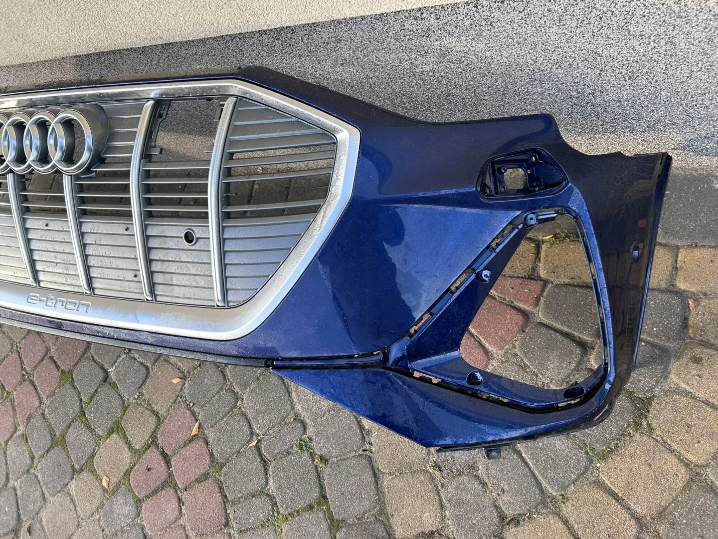 Zderzak przód Audi Q8 E-Tron 4KE807437C - 3