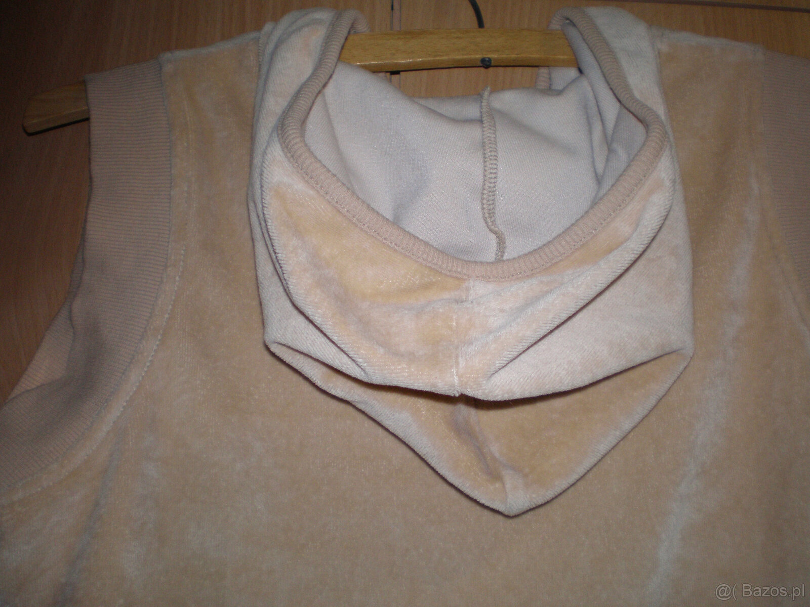 Sprzedam kangurek damski, rozmiar M, używany, stan dobry, od - 3