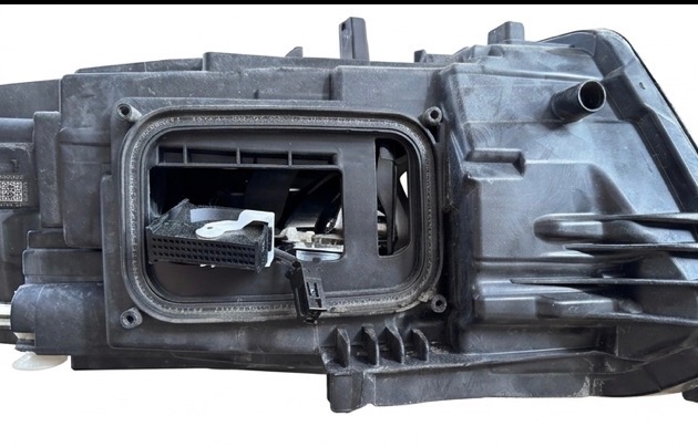 Sprzedam lampy do mercedesa w177 - 3