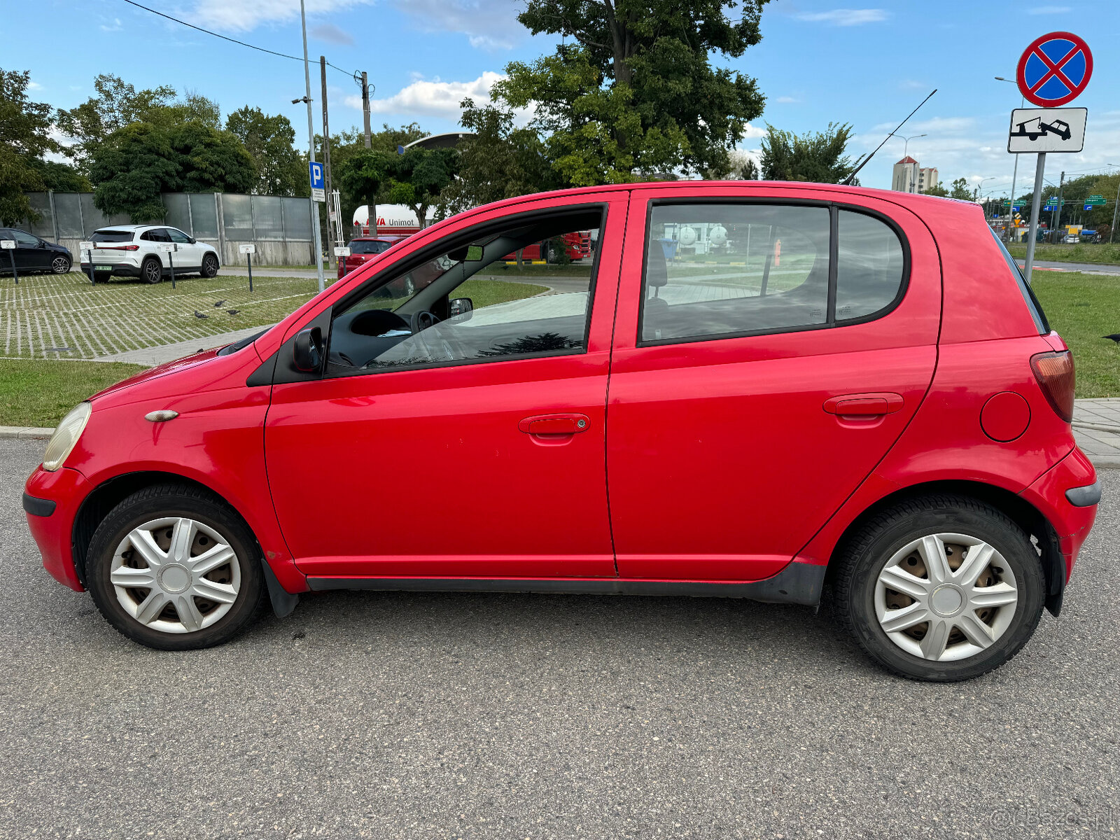 sprzedam Toyotę Yaris 2004 r. - 3