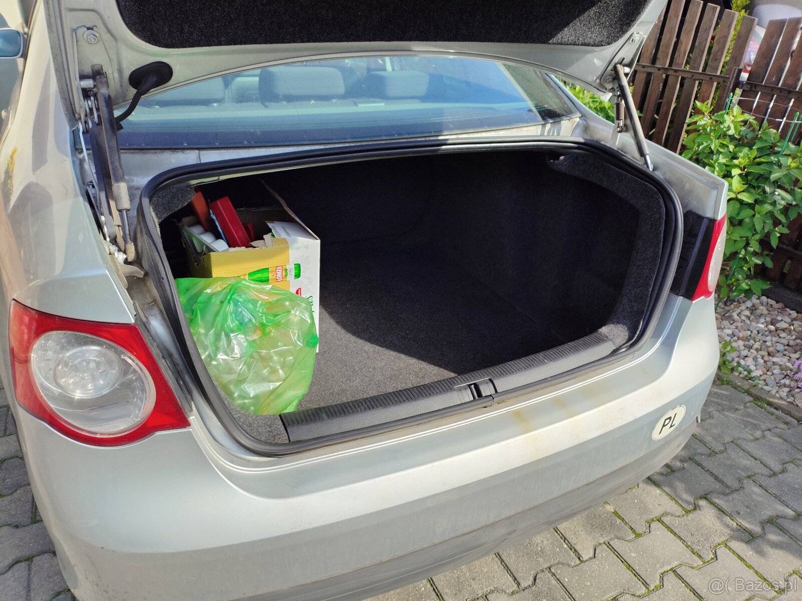 Volkswagen jetta 1.6 benzyna rok 2007 - 3