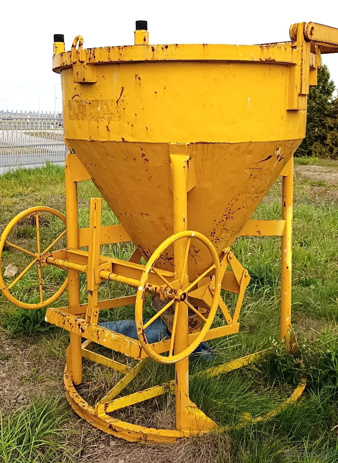 Pojemnik, zbiornik, kubeł do betonu 750 L - 3