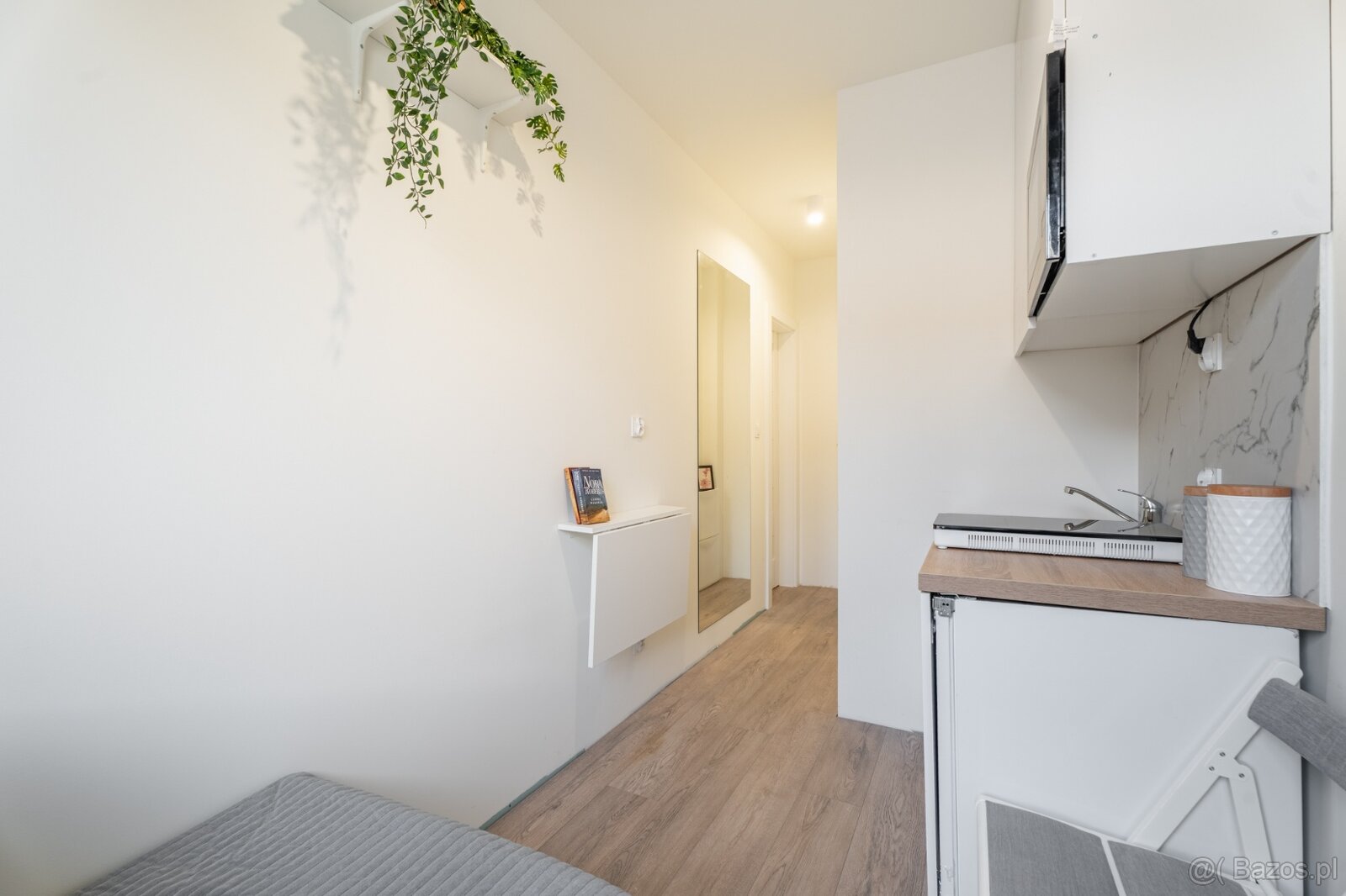 Przytulna kawalerka z łazienką w centrum Szczecina. - 3