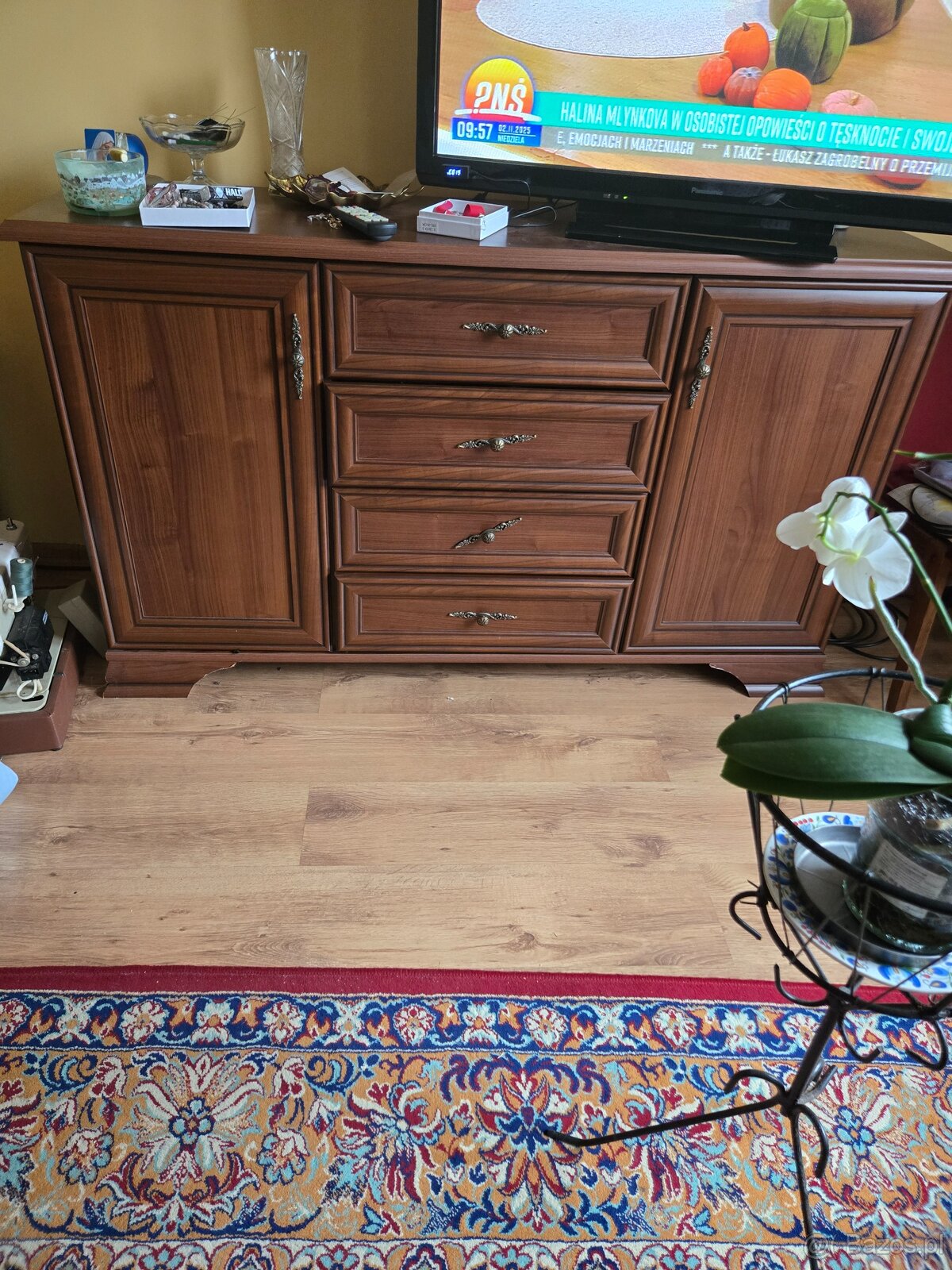 Zestaw ebli pokojowych szafa , komoda, 4 krzesla, gratis - 3