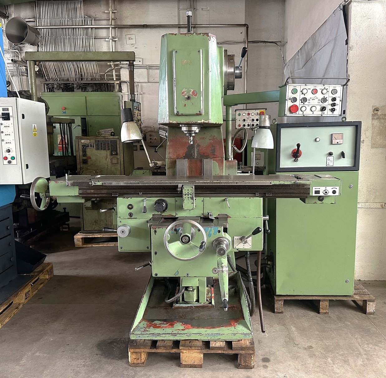 Frezarka pionowa konsolowa FVE 20 - 3